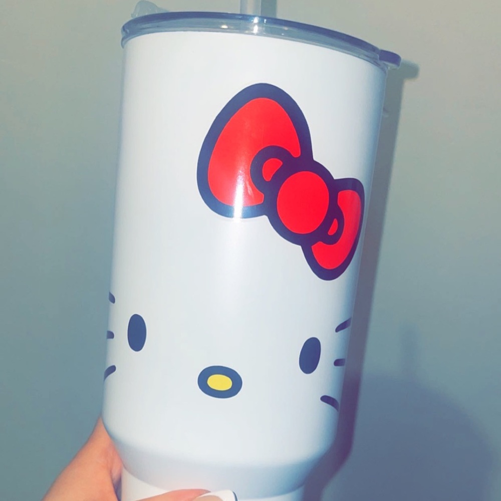 Hello kitty cup !